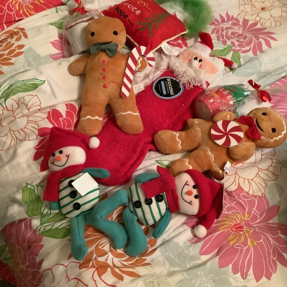 Holiday Plush Pillow Set in Red and Green - Festive Characters